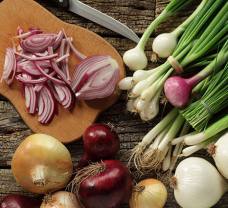 Šalotka, jarná, červená: Ktorú cibuľu použiť pri varení?