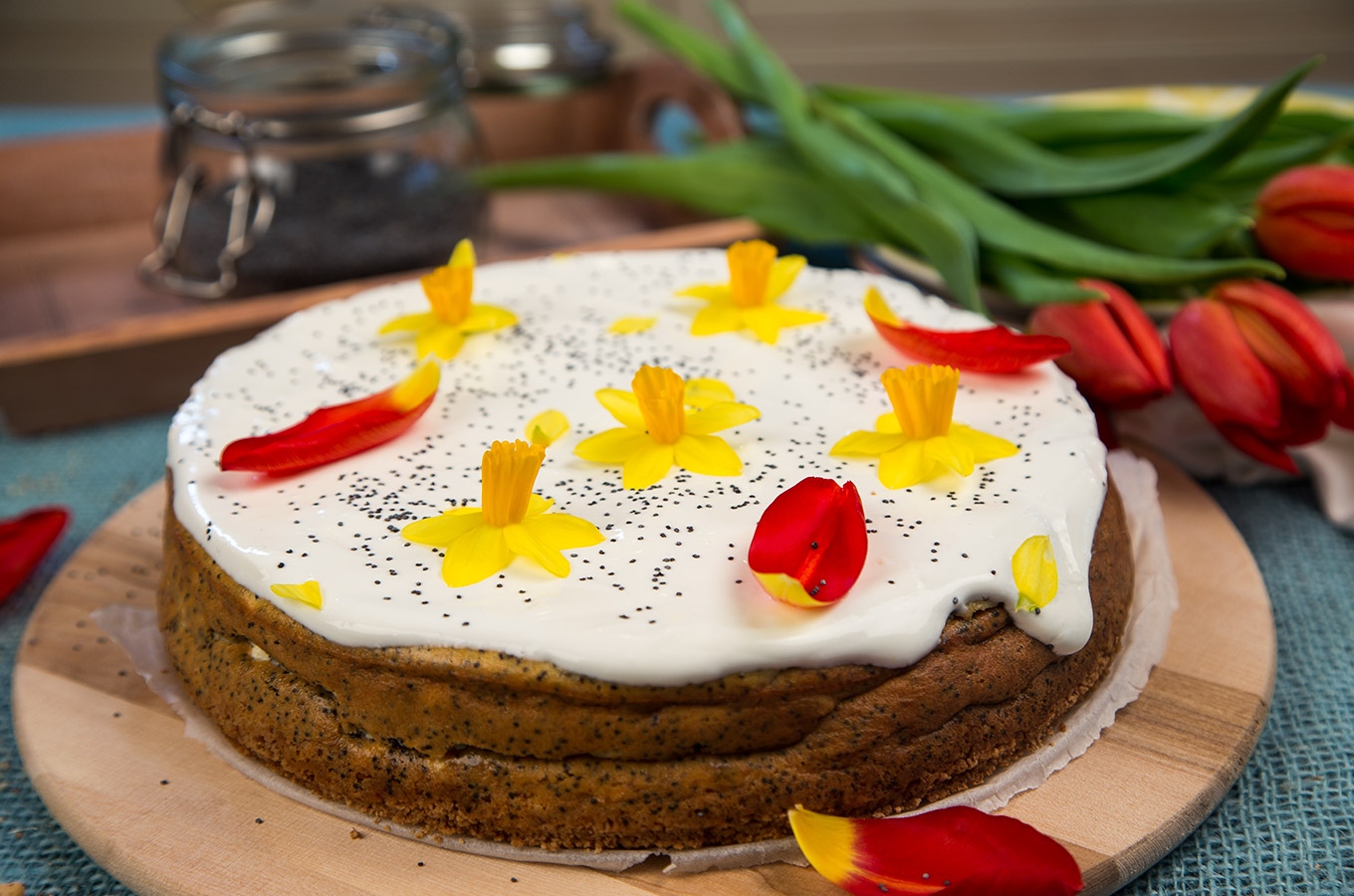 Veľkonočný makový cheesecake s narcismi