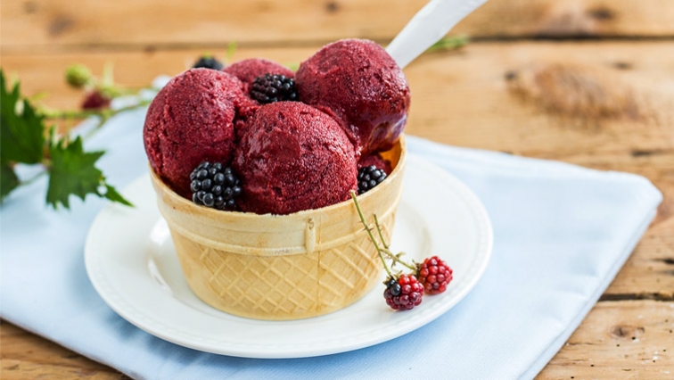 Svieži černicový sorbet