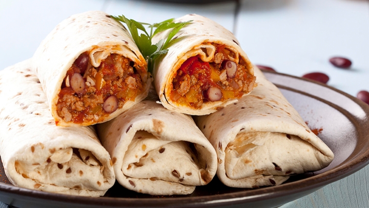 Burritos plnené mletým mäsom a fazuľou